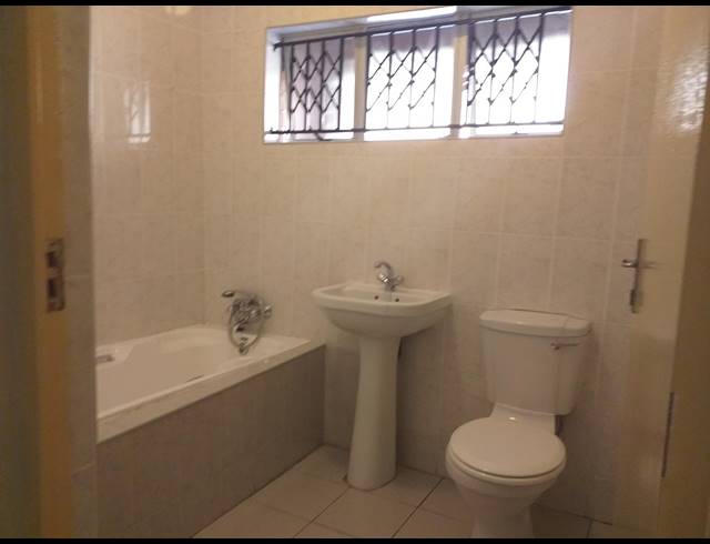 4 BEDROOM HOUSE RENTED IN ILLOVO GLEN